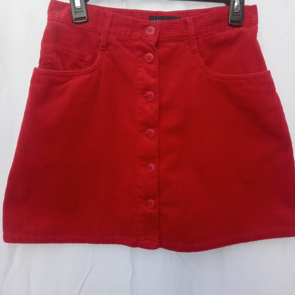 Metropolitan New York Red Skirt size 8